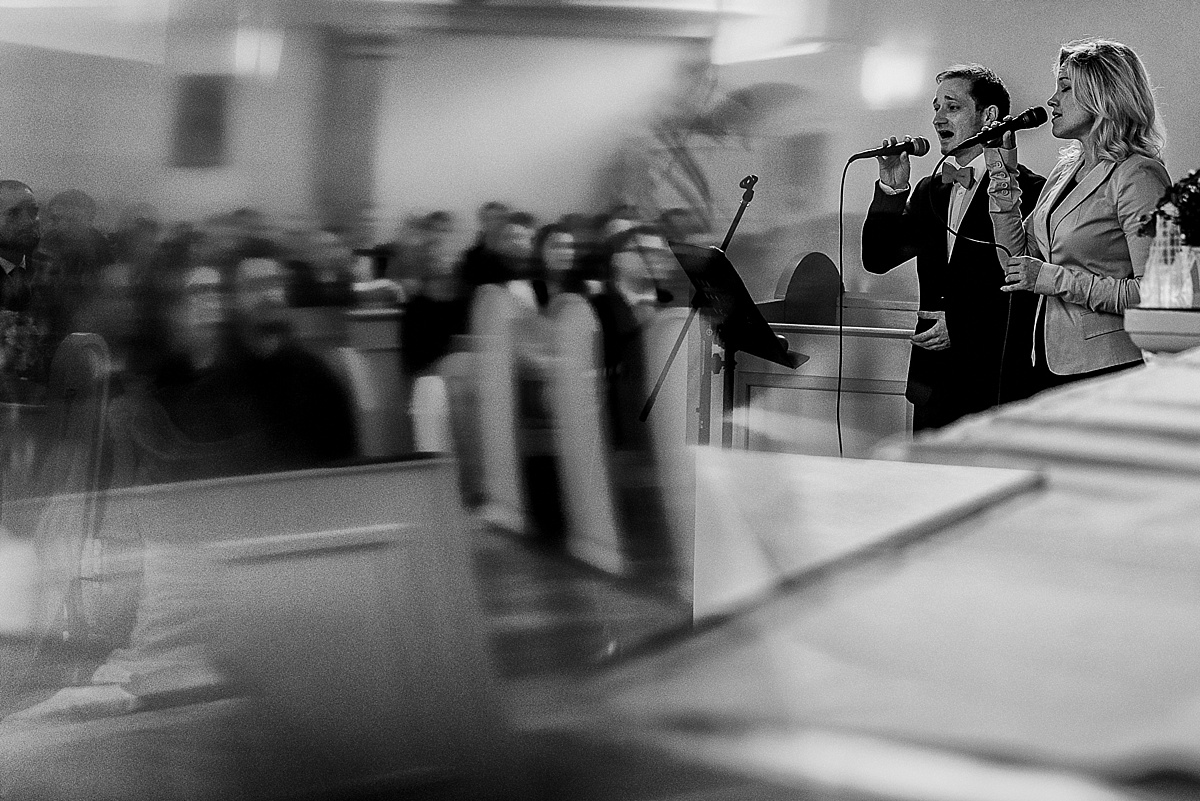 Musiker während der Trauung in der Kirche