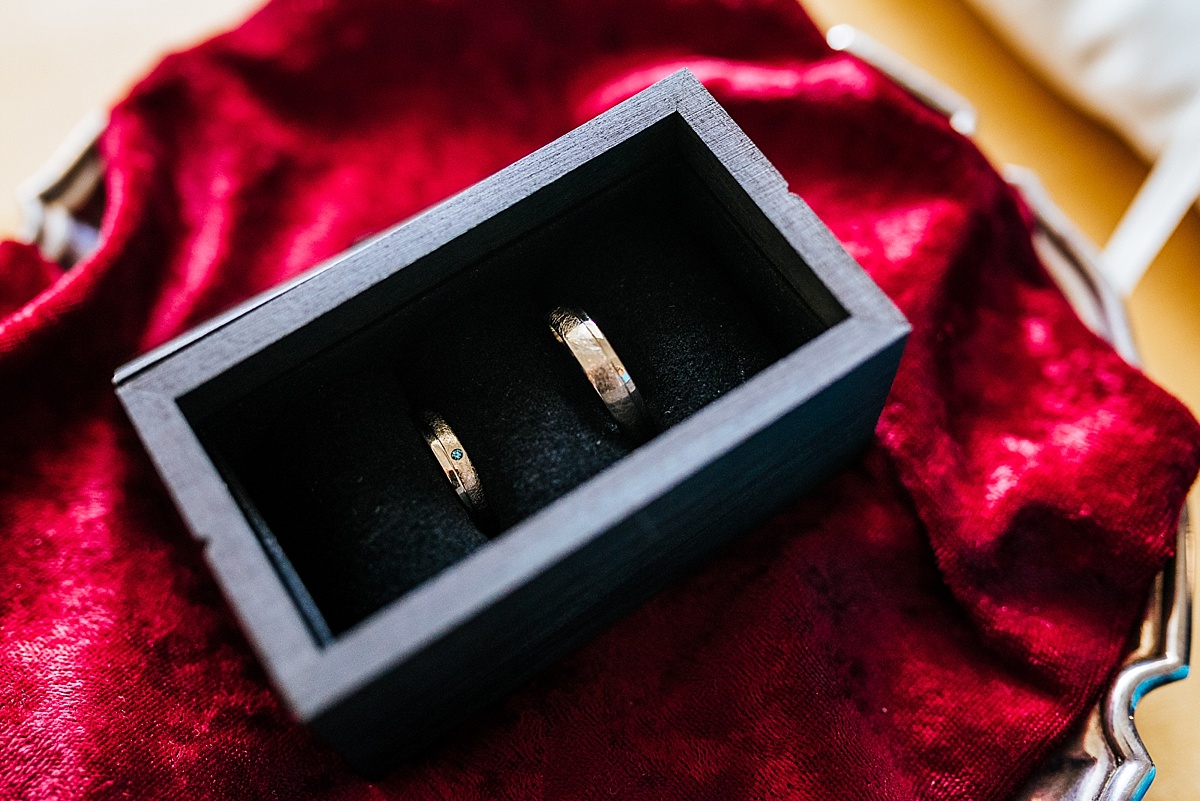 hochzeit in wolfsburg eheringe licht von dieser welt - hochzeitsfotograf in wolfsburg