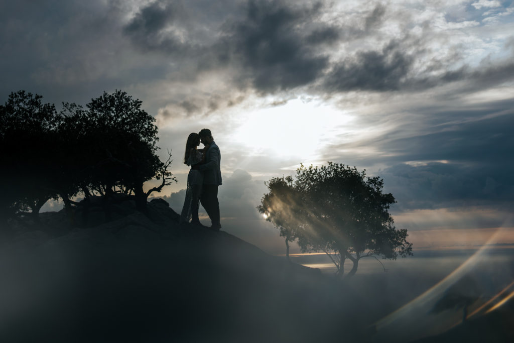 hochzeitsfotograf in merseburg, brautpaar, hochzeit, berg, ssonnenuntergang