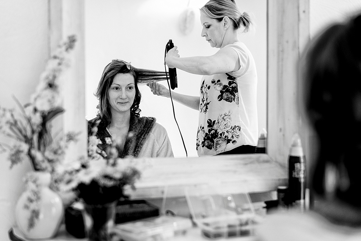 brautstyling hair bride gettingready hochzeit reportage spa frisur hochzeitsbild