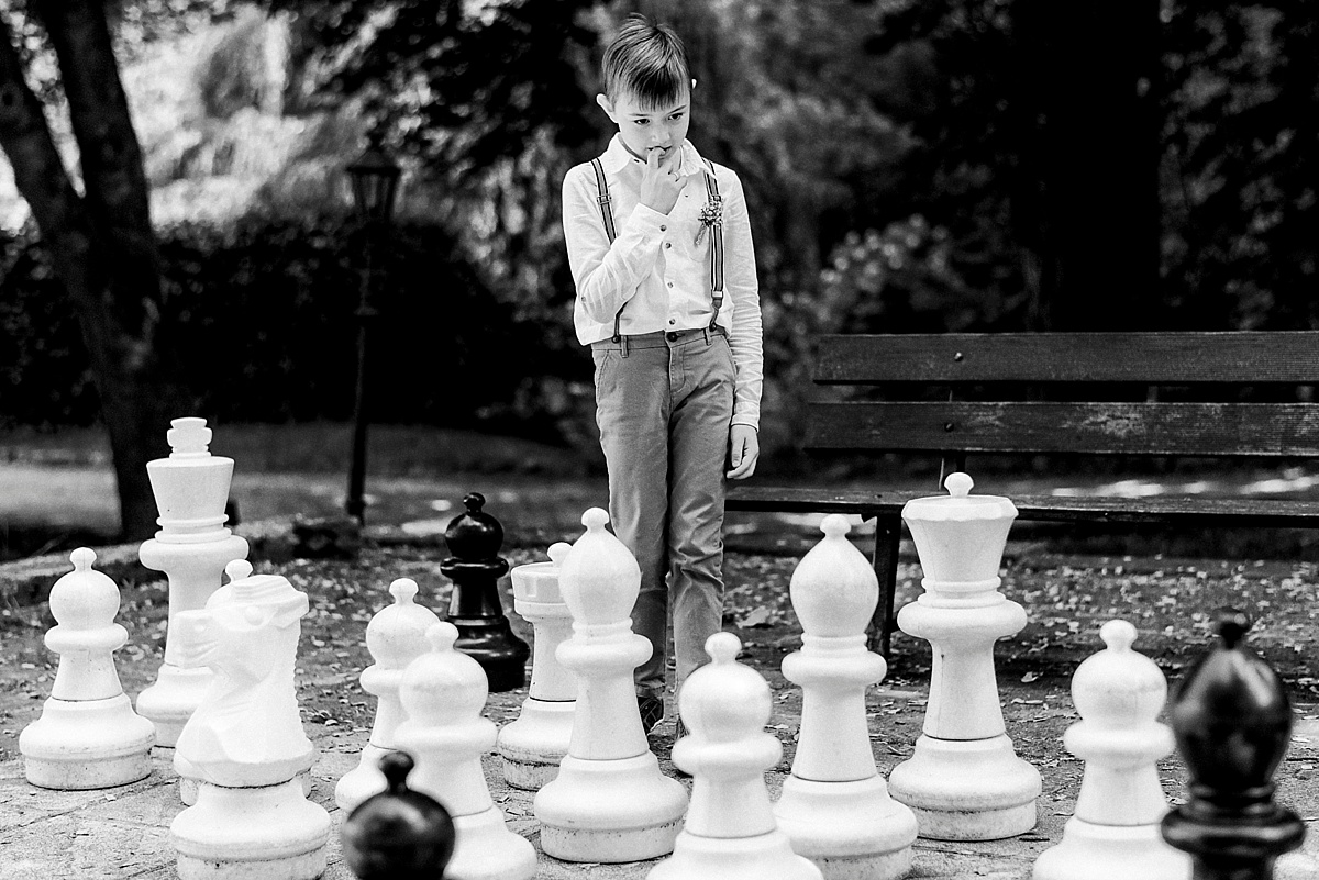 schachspiel schach junge nachdenklich hochzeitsreportage hochzeitsfotograf fotograf harz wedding