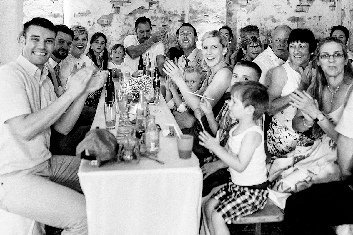 applaus beifall stimmung hochzeitsreportage hochzeit im harz hochzeitsfotografie hochzeitsbilder reportage