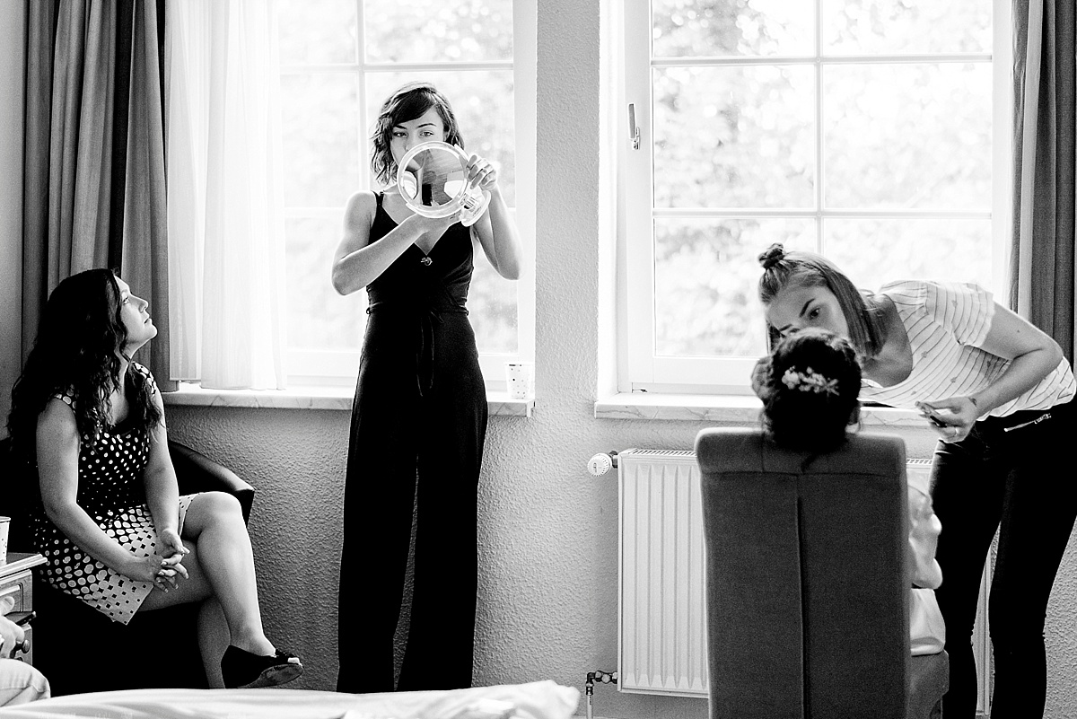 getting ready, hochzeitsreportage, hochzeit in der Kirche prester magdeburg