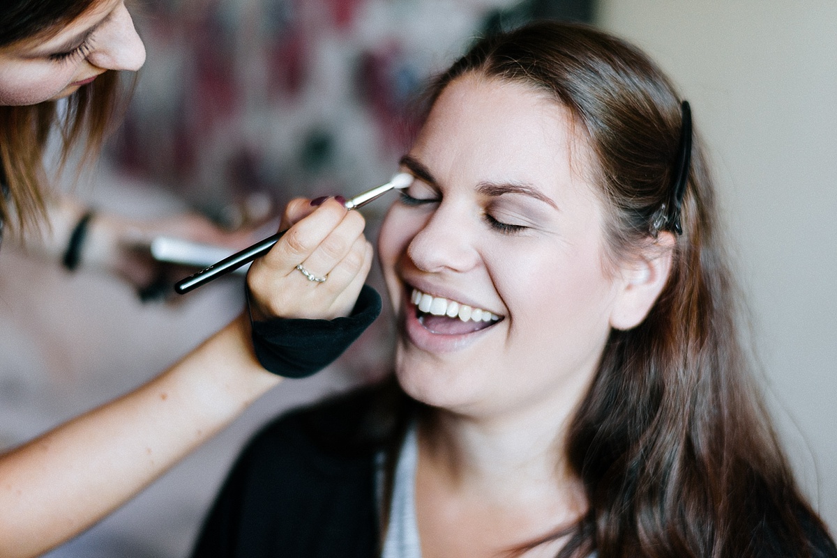 Getting ready - Hochzeit Schloss Beesenstedt Hochzeitsfotograf Sebastian