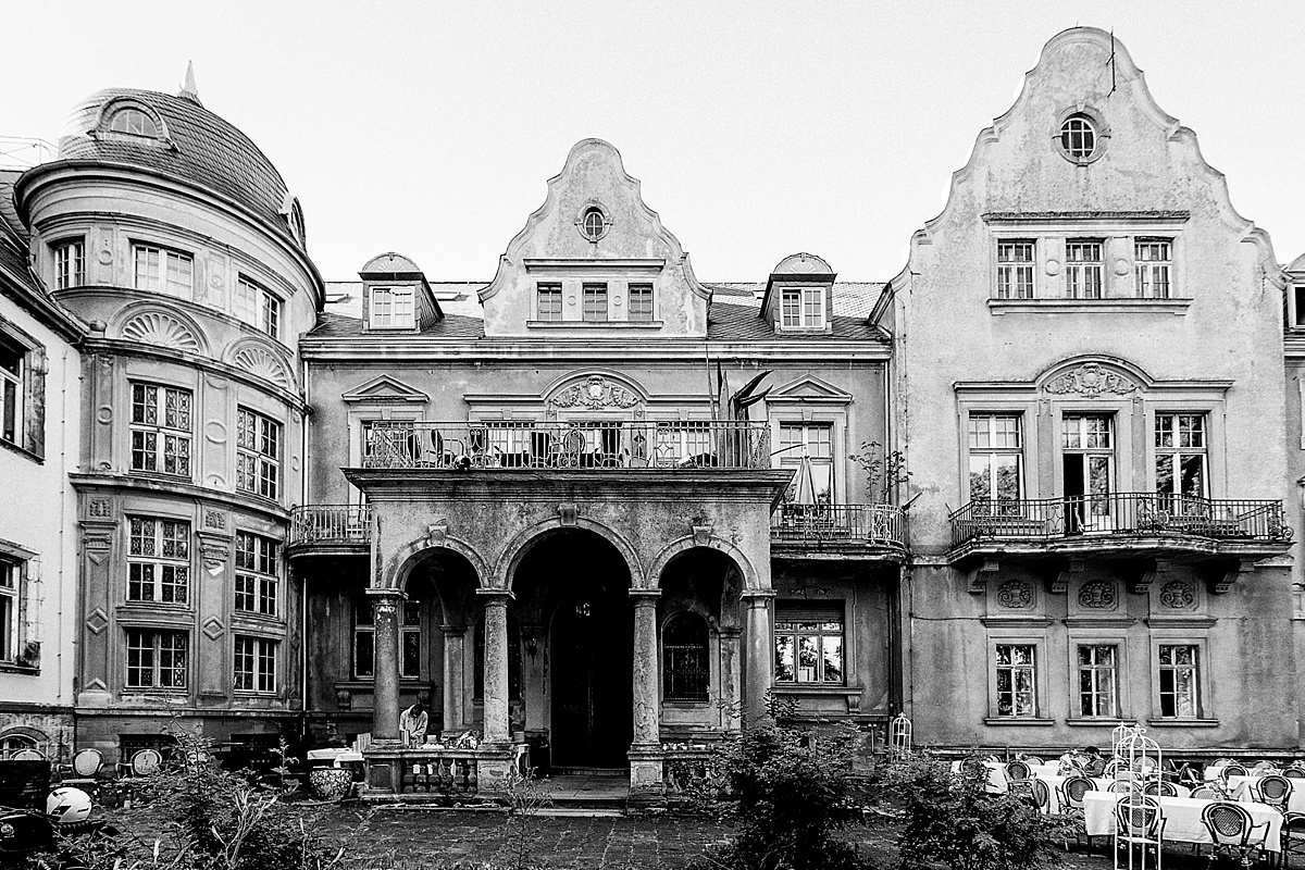 hochzeit im Schloss Beesenstedt - Schlosseingang hochzeitsfotografen leipzig