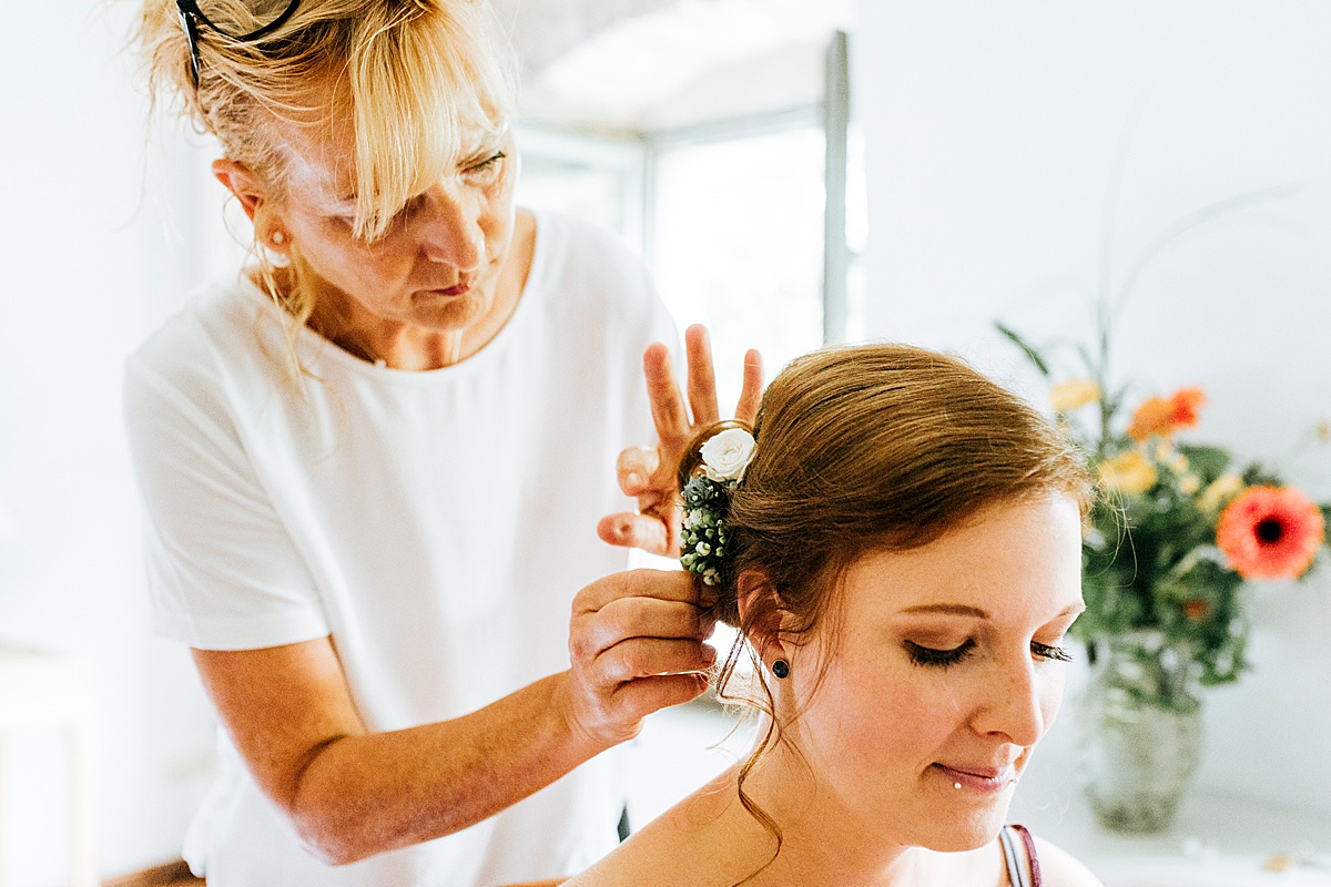 hairstyling styling hair haare frisur brautfrisur hochzeit burg wanzleben getting ready hochzeitsfotograf magdeburg