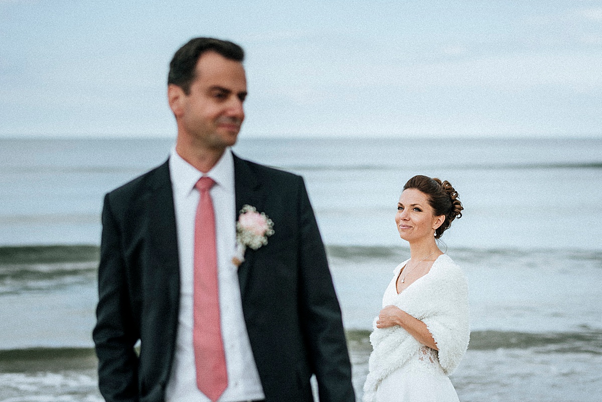 meer hochzeit auf rügen göhren ostseebad balticsea braut brautpaar reportage 