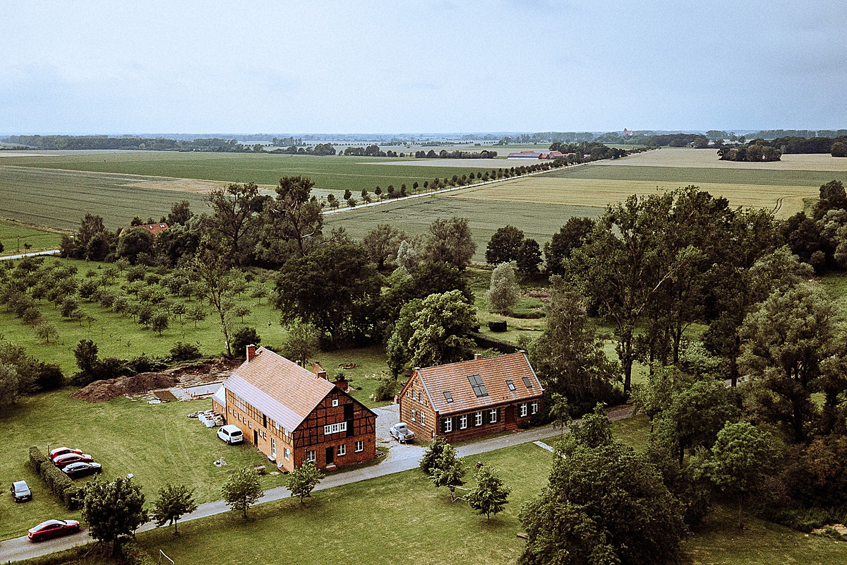 flusshof räbel, werben altmark, dronenbild, Hochzeit auf dem flusshof, hochzeitsfotograf altmark
