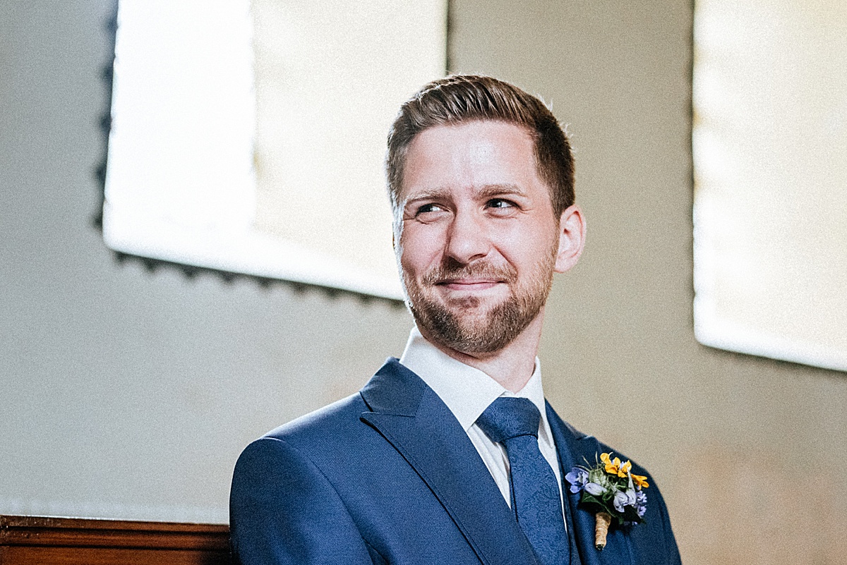 Bräutigam, Erwartung, reportage, kirche, hochzeitsfotograf altmark