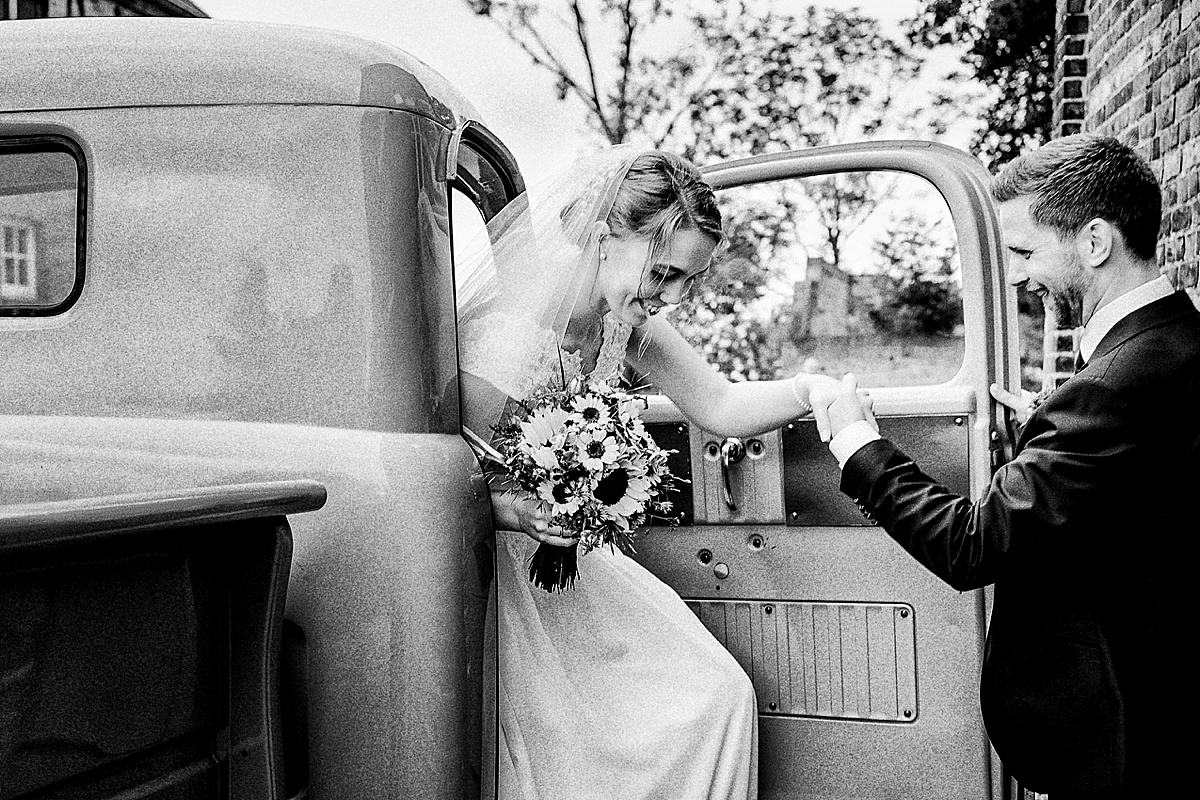 braut, Bräutigam, weddingcar, dodge, Oldtimer, hochzeit auf dem flusshof