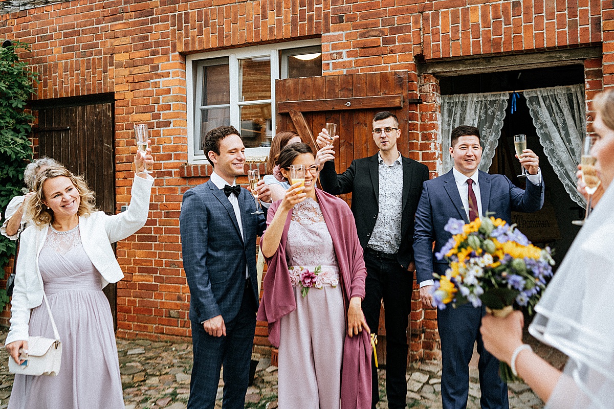 empfang, Hochzeitsgäste, sekt, prost, Freude, hochzeitsfotograf altmark