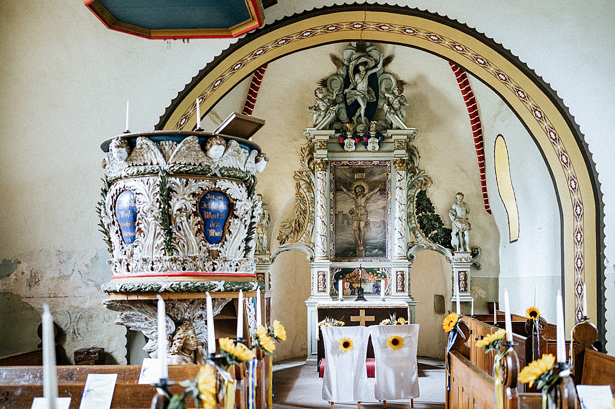kirche, geschmückt, Hochzeit auf dem flusshof, Sonnenblumen, altmark