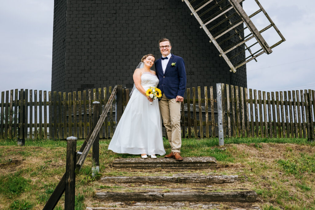 klassisches Hochzeitsfoto in Wolfsburg, brautpaar, Mühle