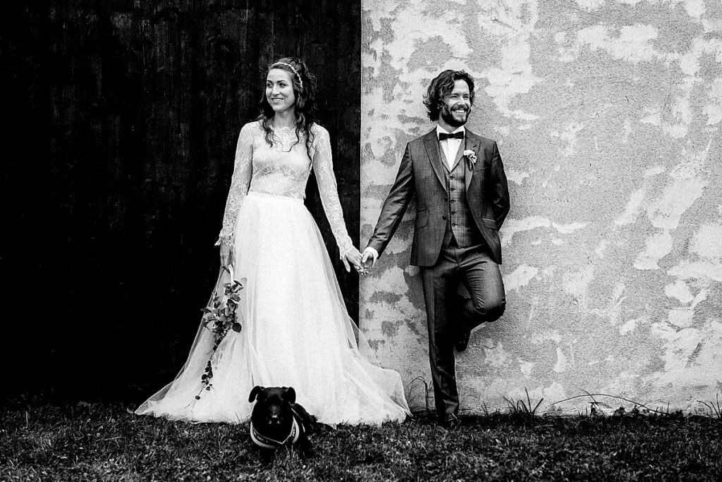 brautpaar, schwarz-weiß, bnw, Hund, dog, blackandwhite, monochrome, wedding, scheunenhochzeit