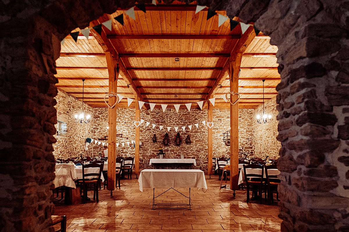 Saal, hochzeitsdeko, Scheune, Scheunenhochzeit, geschmückt