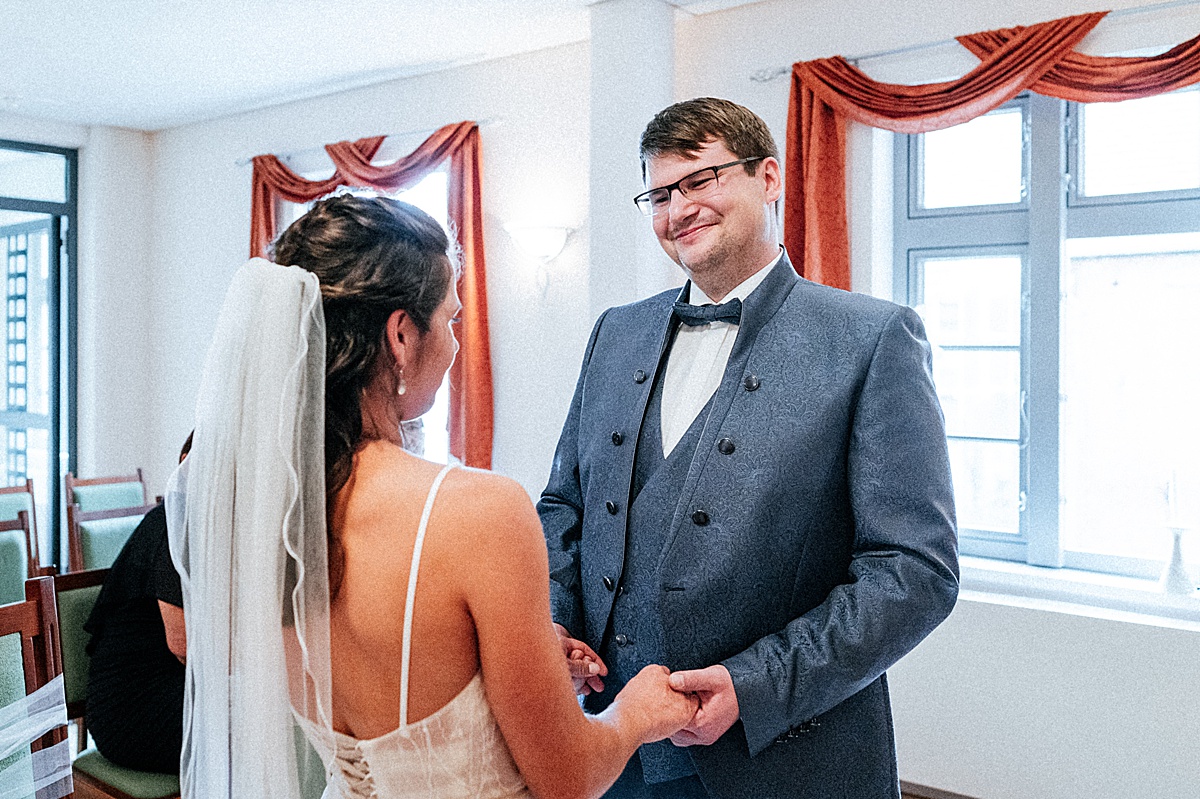 Trauung, hochzeit, standesamt, Bräutigam