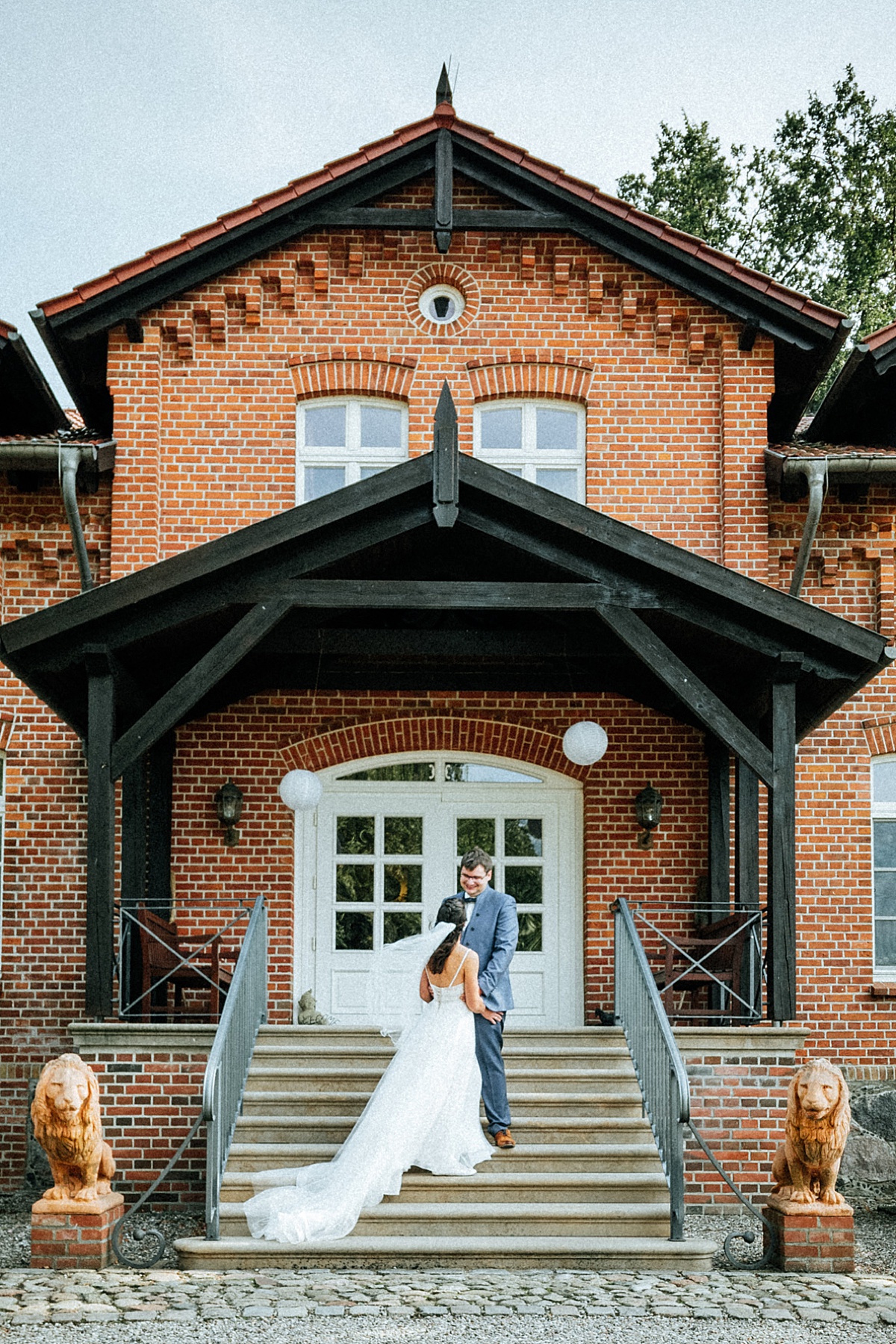 brautpaar, Sommerhochzeit auf gut settin, Hochzeitsfoto, 