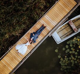 Sommerhochzeit auf gut Settin, boot, brautpaar, Hochzeitsfoto