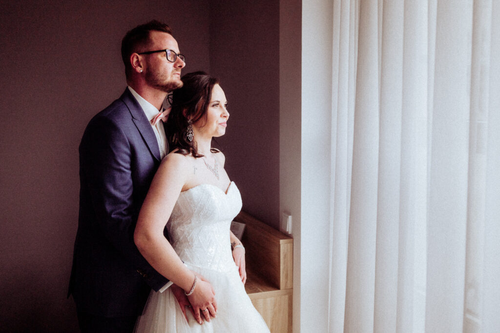 die besten hochzeitsfotos in Weimar, brautpaar, innen