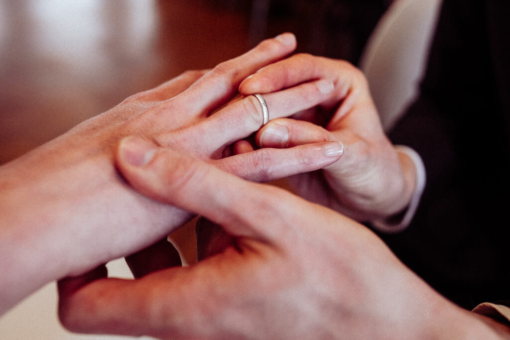 Ringtausch, hochzeitsfotograf Berlin, hochzeitsfotos
